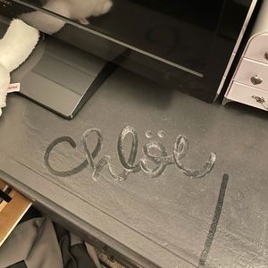 Meet your Posher, Chloe